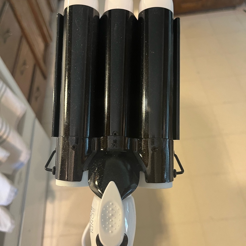 Bondi Boost Wave Wand - Used once!